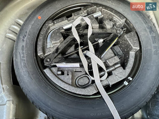 Серый Шкода Суперб, объемом двигателя 1.97 л и пробегом 202 тыс. км за 26999 $, фото 80 на Automoto.ua