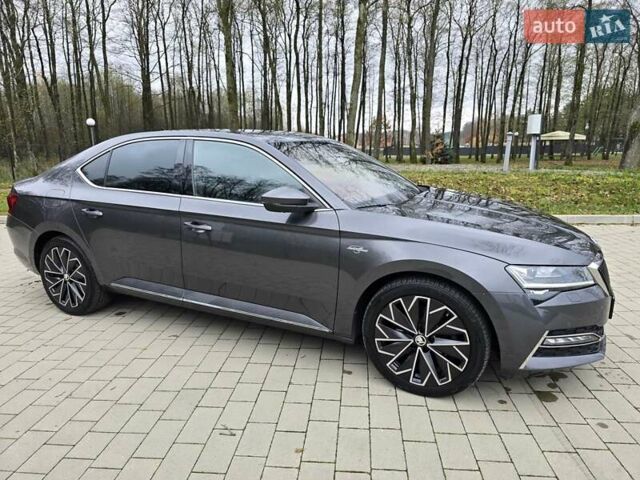 Сірий Шкода Суперб, об'ємом двигуна 1.97 л та пробігом 172 тис. км за 31300 $, фото 26 на Automoto.ua