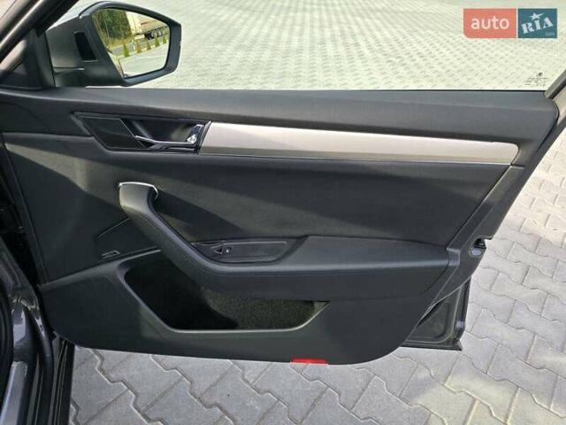 Шкода Суперб 2021 у Ковель на Automoto.ua Сірий Шкода Суперб, об'ємом двигуна 1.97 л та пробігом 171 тис. км за 31900 $, фото 56 на Automoto.ua