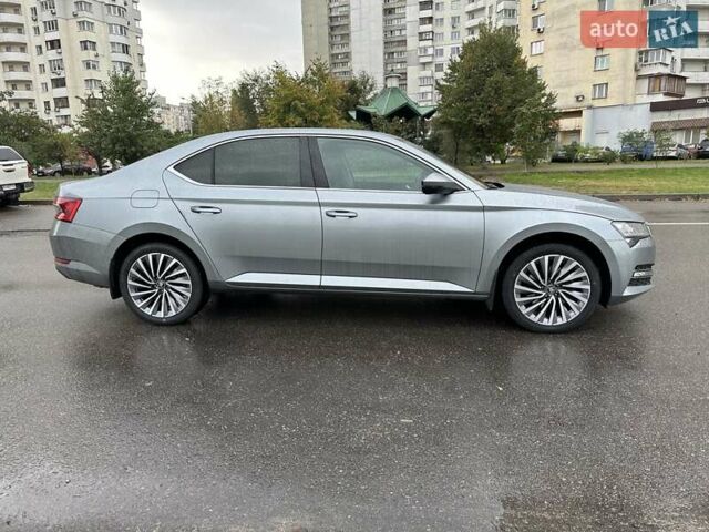 Серый Шкода Суперб, объемом двигателя 1.98 л и пробегом 55 тыс. км за 30900 $, фото 4 на Automoto.ua