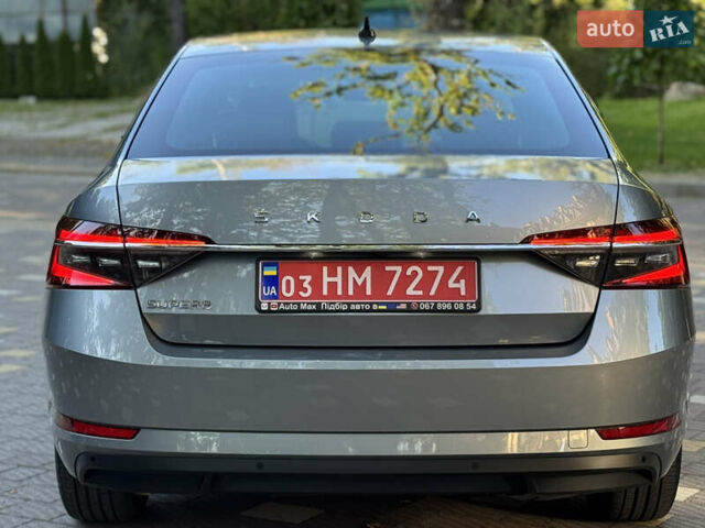 Сірий Шкода Суперб, об'ємом двигуна 2 л та пробігом 198 тис. км за 27999 $, фото 149 на Automoto.ua