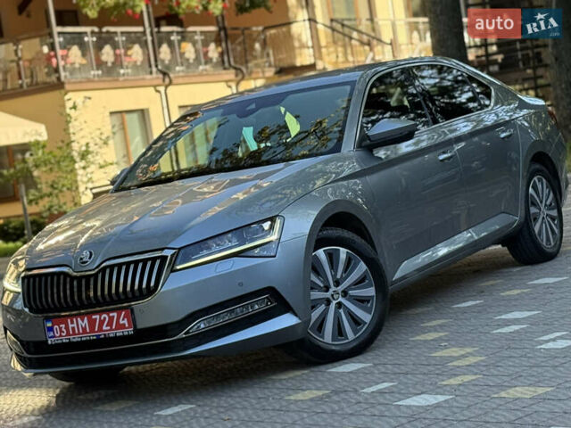 Сірий Шкода Суперб, об'ємом двигуна 2 л та пробігом 198 тис. км за 27999 $, фото 150 на Automoto.ua