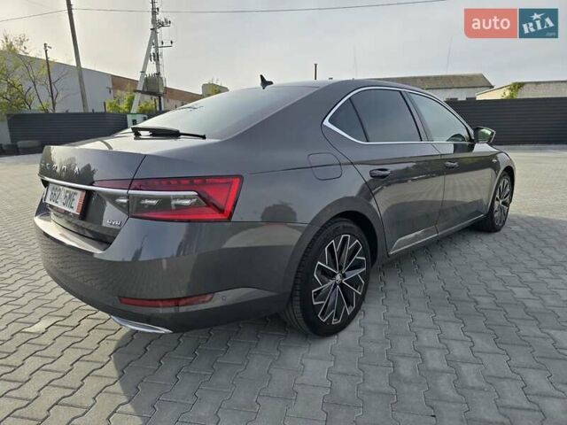 Шкода Суперб 2021 у Ковель на Automoto.ua Сірий Шкода Суперб, об'ємом двигуна 1.97 л та пробігом 171 тис. км за 31900 $, фото 16 на Automoto.ua
