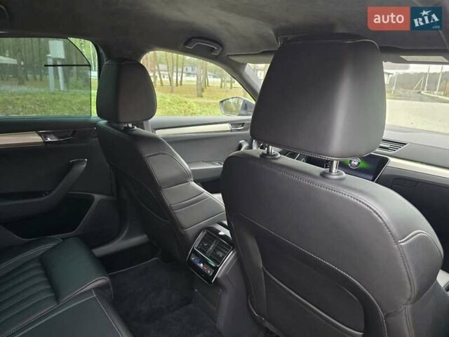 Сірий Шкода Суперб, об'ємом двигуна 1.97 л та пробігом 171 тис. км за 32500 $, фото 51 на Automoto.ua