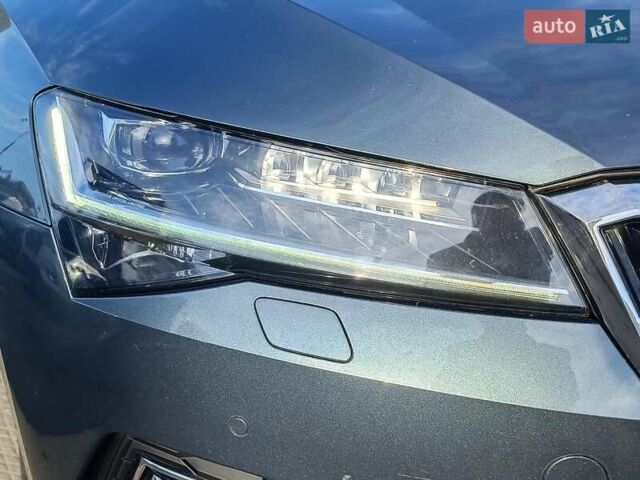 Серый Шкода Суперб, объемом двигателя 2 л и пробегом 139 тыс. км за 29990 $, фото 3 на Automoto.ua