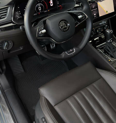 Серый Шкода Суперб, объемом двигателя 2 л и пробегом 208 тыс. км за 28900 $, фото 36 на Automoto.ua