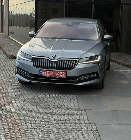 Серый Шкода Суперб, объемом двигателя 2 л и пробегом 208 тыс. км за 28900 $, фото 7 на Automoto.ua