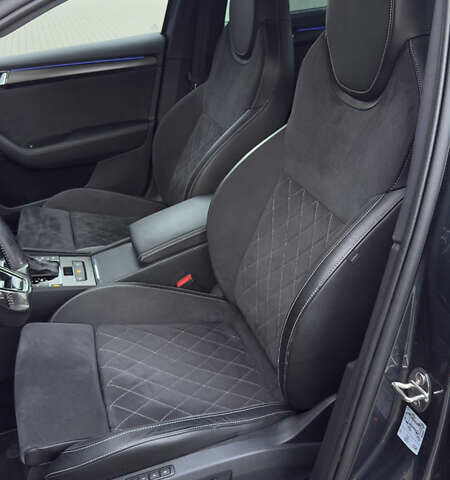 Серый Шкода Суперб, объемом двигателя 2 л и пробегом 198 тыс. км за 29500 $, фото 3 на Automoto.ua