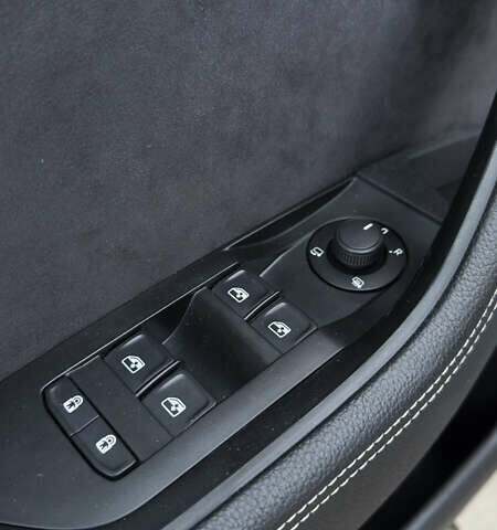 Серый Шкода Суперб, объемом двигателя 2 л и пробегом 198 тыс. км за 29500 $, фото 39 на Automoto.ua