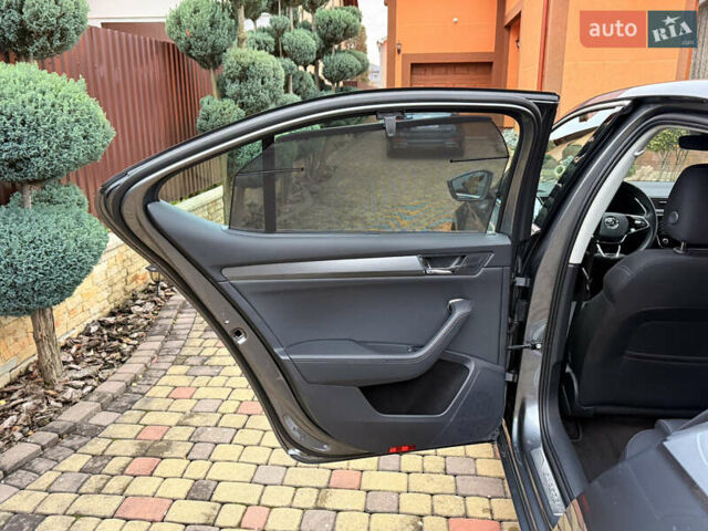 Сірий Шкода Суперб, об'ємом двигуна 1.97 л та пробігом 170 тис. км за 28500 $, фото 27 на Automoto.ua