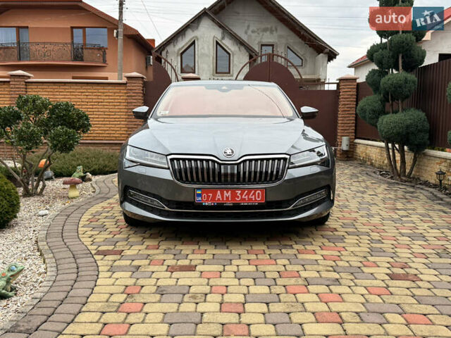 Сірий Шкода Суперб, об'ємом двигуна 1.97 л та пробігом 170 тис. км за 28500 $, фото 2 на Automoto.ua