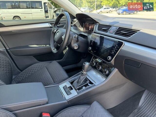 Серый Шкода Суперб, объемом двигателя 1.98 л и пробегом 28 тыс. км за 31400 $, фото 13 на Automoto.ua