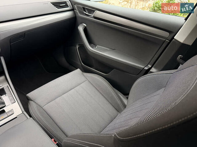 Сірий Шкода Суперб, об'ємом двигуна 1.97 л та пробігом 170 тис. км за 28500 $, фото 50 на Automoto.ua