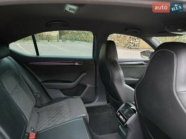 Сірий Шкода Суперб, об'ємом двигуна 1.97 л та пробігом 195 тис. км за 32800 $, фото 102 на Automoto.ua