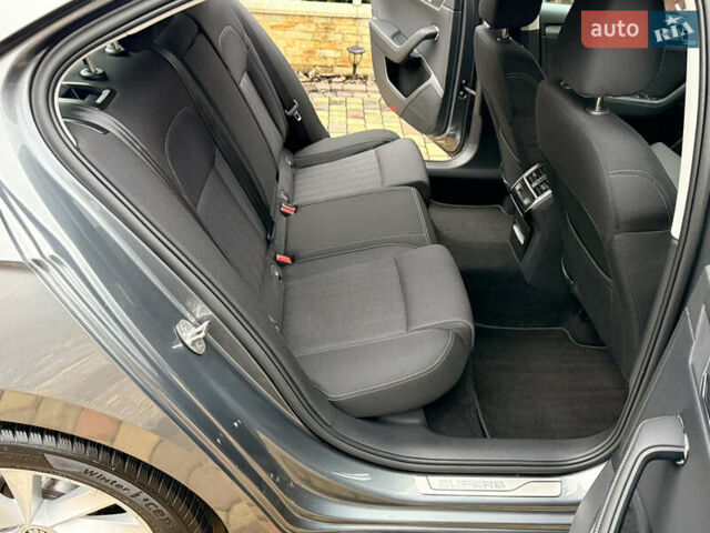 Сірий Шкода Суперб, об'ємом двигуна 1.97 л та пробігом 170 тис. км за 28500 $, фото 31 на Automoto.ua