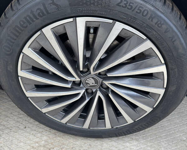 Серый Шкода Суперб, объемом двигателя 1.98 л и пробегом 15 тыс. км за 52000 $, фото 6 на Automoto.ua