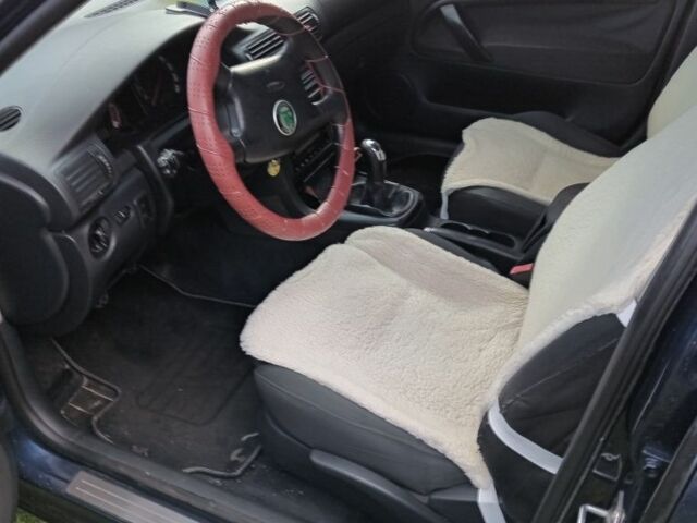 Синій Шкода Суперб, об'ємом двигуна 4 л та пробігом 280 тис. км за 2100 $, фото 3 на Automoto.ua