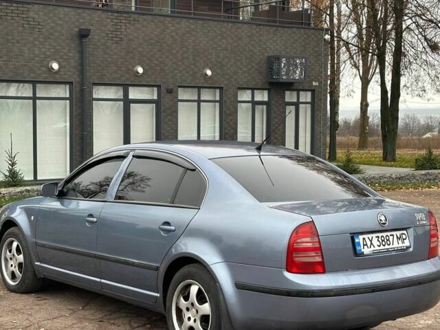Синій Шкода Суперб, об'ємом двигуна 1.8 л та пробігом 300 тис. км за 3899 $, фото 2 на Automoto.ua