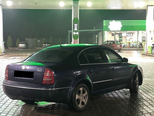 Синій Шкода Суперб, об'ємом двигуна 2.5 л та пробігом 280 тис. км за 3599 $, фото 1 на Automoto.ua