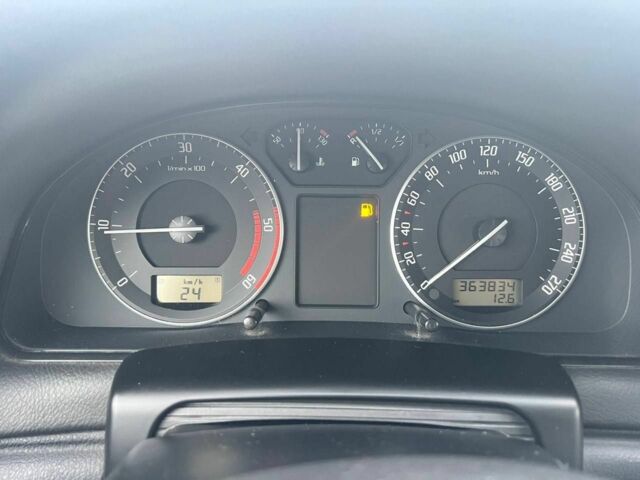 Синій Шкода Суперб, об'ємом двигуна 2 л та пробігом 363 тис. км за 2650 $, фото 8 на Automoto.ua