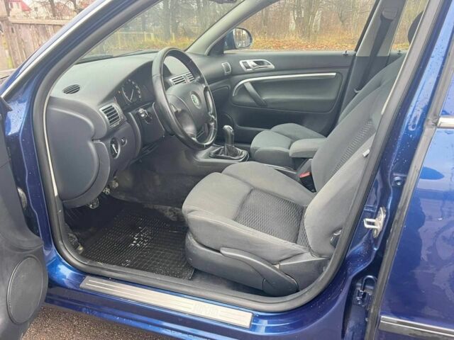 Синій Шкода Суперб, об'ємом двигуна 2 л та пробігом 363 тис. км за 2650 $, фото 9 на Automoto.ua