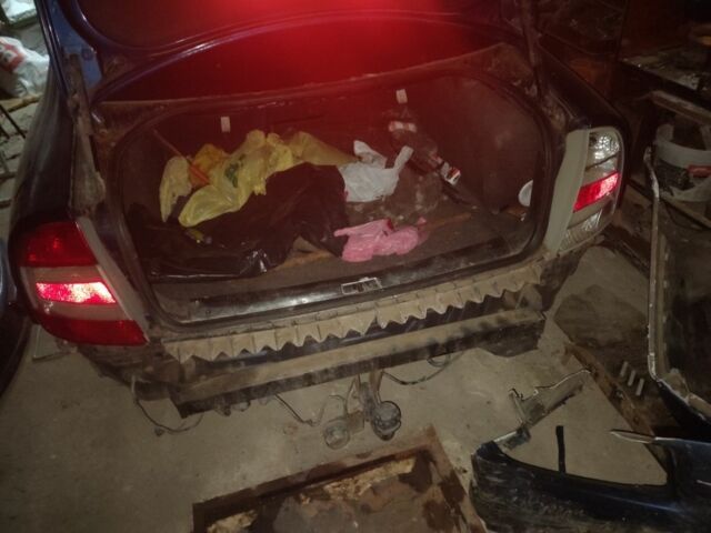 Синій Шкода Суперб, об'ємом двигуна 2 л та пробігом 270 тис. км за 2000 $, фото 3 на Automoto.ua