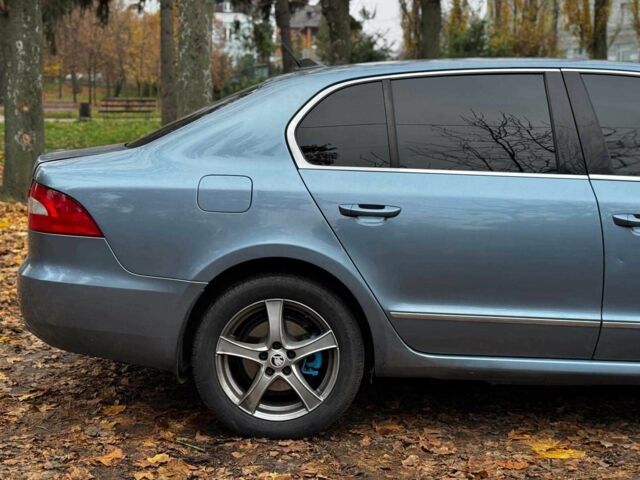 Синій Шкода Суперб, об'ємом двигуна 2 л та пробігом 345 тис. км за 8640 $, фото 8 на Automoto.ua