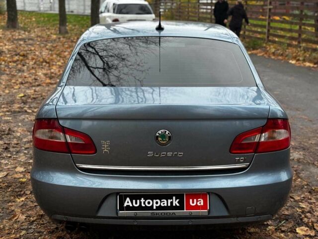 Синій Шкода Суперб, об'ємом двигуна 2 л та пробігом 345 тис. км за 8640 $, фото 11 на Automoto.ua