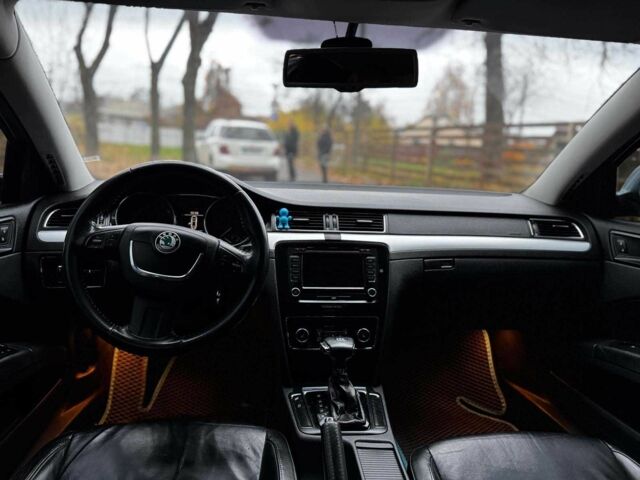 Синій Шкода Суперб, об'ємом двигуна 2 л та пробігом 345 тис. км за 8640 $, фото 19 на Automoto.ua