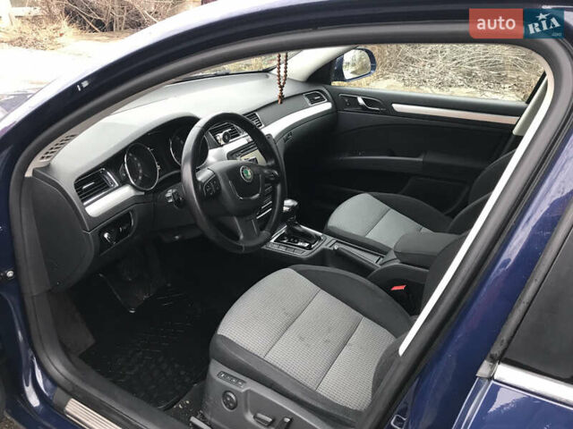 Синій Шкода Суперб, об'ємом двигуна 1.97 л та пробігом 270 тис. км за 9100 $, фото 5 на Automoto.ua