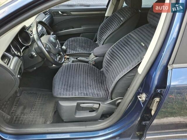 Синій Шкода Суперб, об'ємом двигуна 1.6 л та пробігом 290 тис. км за 8900 $, фото 16 на Automoto.ua