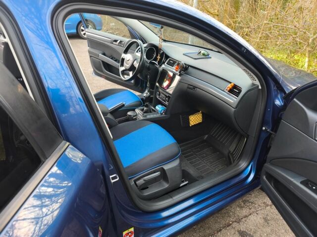 Синій Шкода Суперб, об'ємом двигуна 1.6 л та пробігом 265 тис. км за 10500 $, фото 7 на Automoto.ua