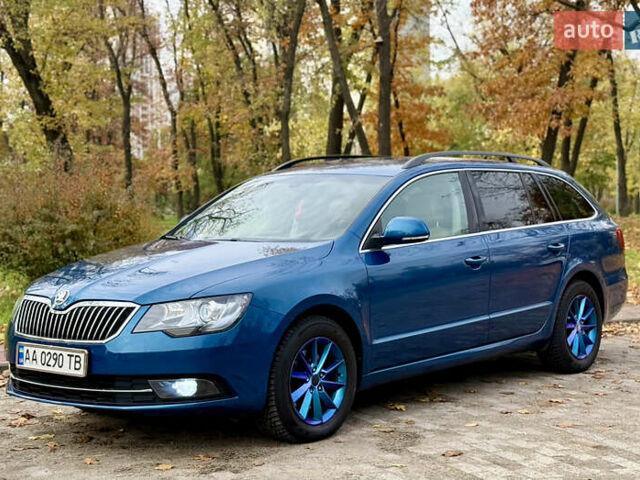 Синій Шкода Суперб, об'ємом двигуна 2 л та пробігом 325 тис. км за 10700 $, фото 2 на Automoto.ua
