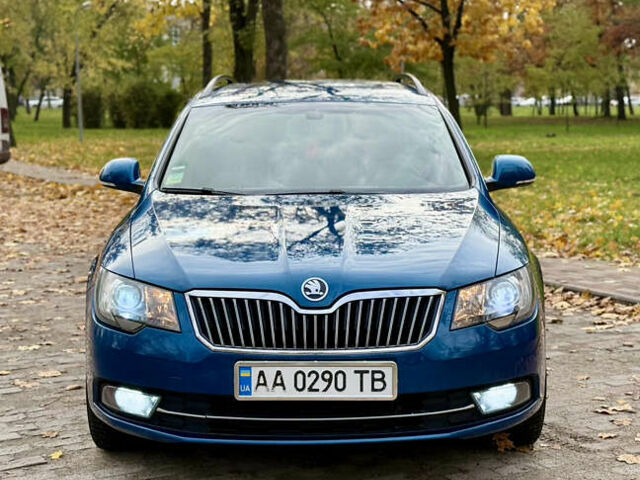 Синій Шкода Суперб, об'ємом двигуна 2 л та пробігом 325 тис. км за 10700 $, фото 4 на Automoto.ua