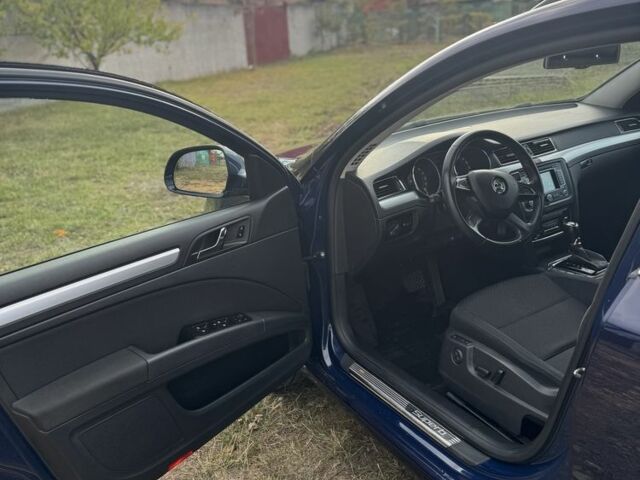 Синий Шкода Суперб, объемом двигателя 2 л и пробегом 228 тыс. км за 10100 $, фото 5 на Automoto.ua