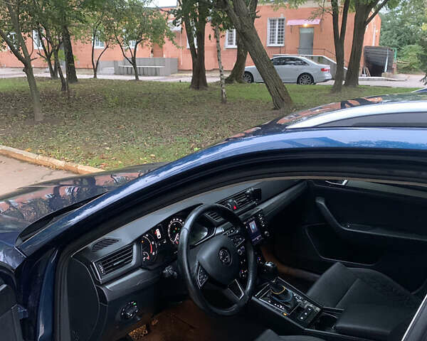 Синий Шкода Суперб, объемом двигателя 1.6 л и пробегом 312 тыс. км за 13700 $, фото 6 на Automoto.ua