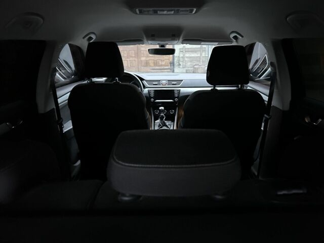 Синий Шкода Суперб, объемом двигателя 1.6 л и пробегом 227 тыс. км за 14500 $, фото 4 на Automoto.ua