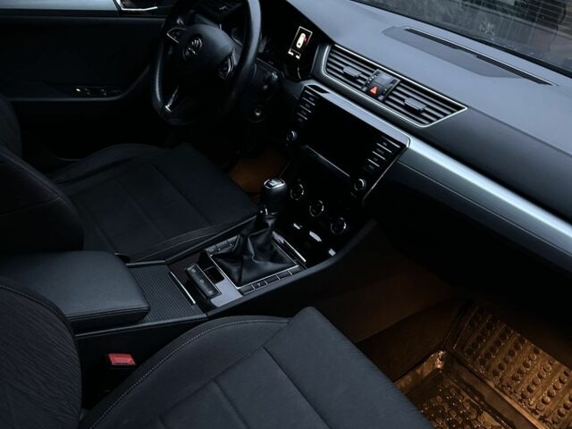 Синий Шкода Суперб, объемом двигателя 1.6 л и пробегом 227 тыс. км за 14500 $, фото 1 на Automoto.ua