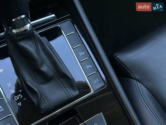 Синій Шкода Суперб, об'ємом двигуна 1.97 л та пробігом 220 тис. км за 23800 $, фото 34 на Automoto.ua