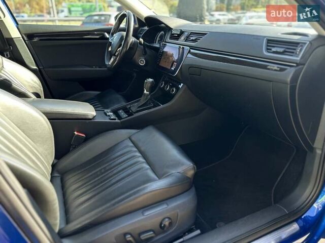 Синій Шкода Суперб, об'ємом двигуна 1.97 л та пробігом 220 тис. км за 23800 $, фото 16 на Automoto.ua