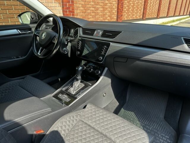 Синий Шкода Суперб, объемом двигателя 2 л и пробегом 280 тыс. км за 17900 $, фото 9 на Automoto.ua