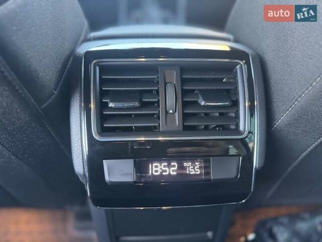 Синий Шкода Суперб, объемом двигателя 2 л и пробегом 202 тыс. км за 18999 $, фото 32 на Automoto.ua