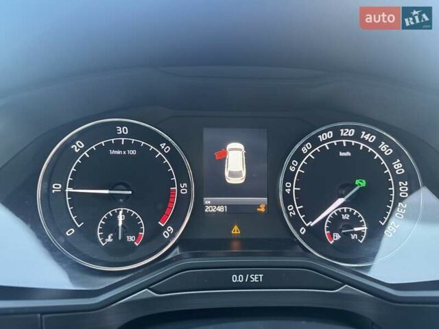 Синий Шкода Суперб, объемом двигателя 2 л и пробегом 202 тыс. км за 18999 $, фото 24 на Automoto.ua
