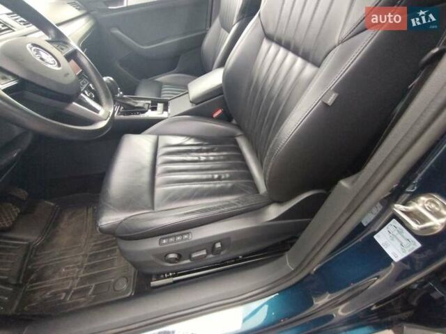 Синій Шкода Суперб, об'ємом двигуна 1.6 л та пробігом 150 тис. км за 18300 $, фото 14 на Automoto.ua