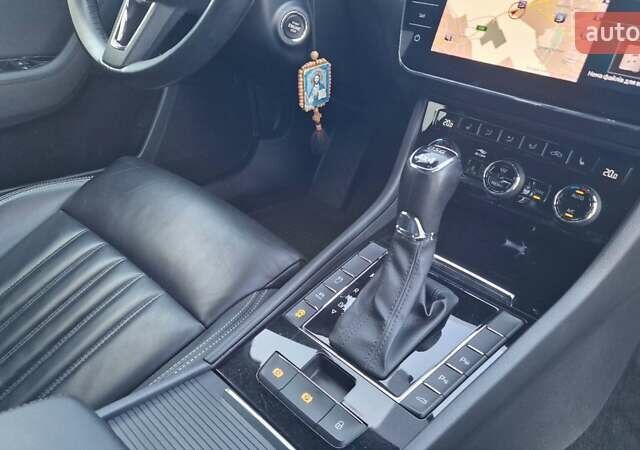 Синій Шкода Суперб, об'ємом двигуна 2 л та пробігом 146 тис. км за 29333 $, фото 60 на Automoto.ua