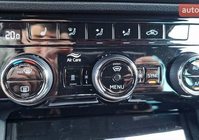 Синій Шкода Суперб, об'ємом двигуна 2 л та пробігом 146 тис. км за 29333 $, фото 54 на Automoto.ua