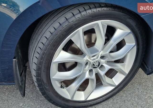 Синій Шкода Суперб, об'ємом двигуна 2 л та пробігом 146 тис. км за 29333 $, фото 32 на Automoto.ua