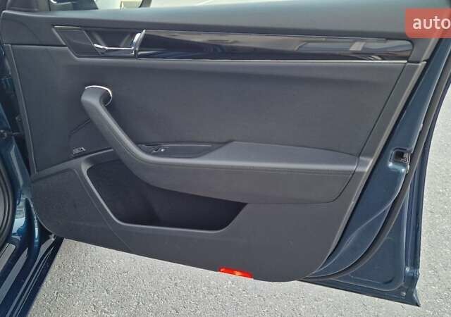 Синій Шкода Суперб, об'ємом двигуна 2 л та пробігом 146 тис. км за 29333 $, фото 61 на Automoto.ua