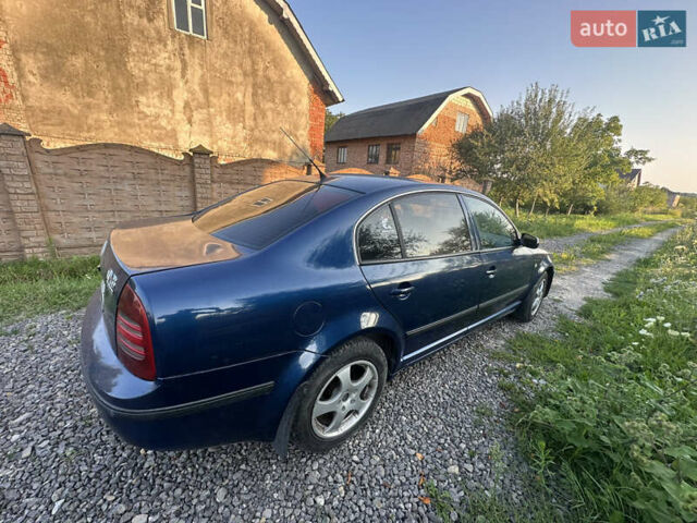 Синій Шкода Суперб, об'ємом двигуна 2.4 л та пробігом 300 тис. км за 4300 $, фото 2 на Automoto.ua