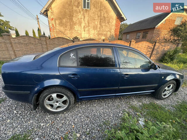 Синій Шкода Суперб, об'ємом двигуна 2.4 л та пробігом 300 тис. км за 4300 $, фото 1 на Automoto.ua